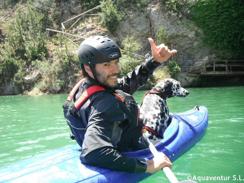 Piragüismo con perro